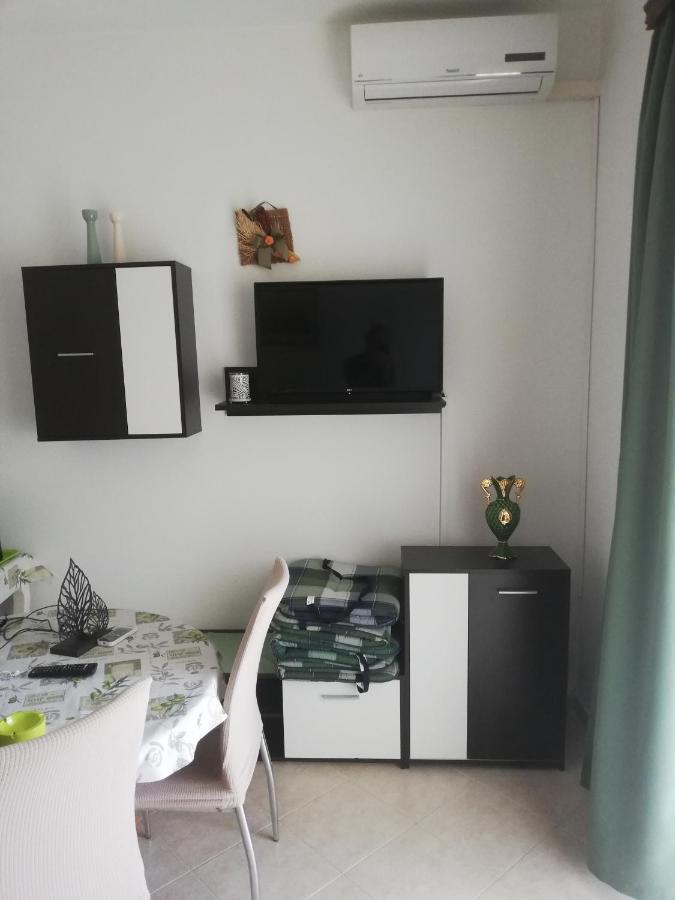 Apartments Mirela Porec Bagian luar foto