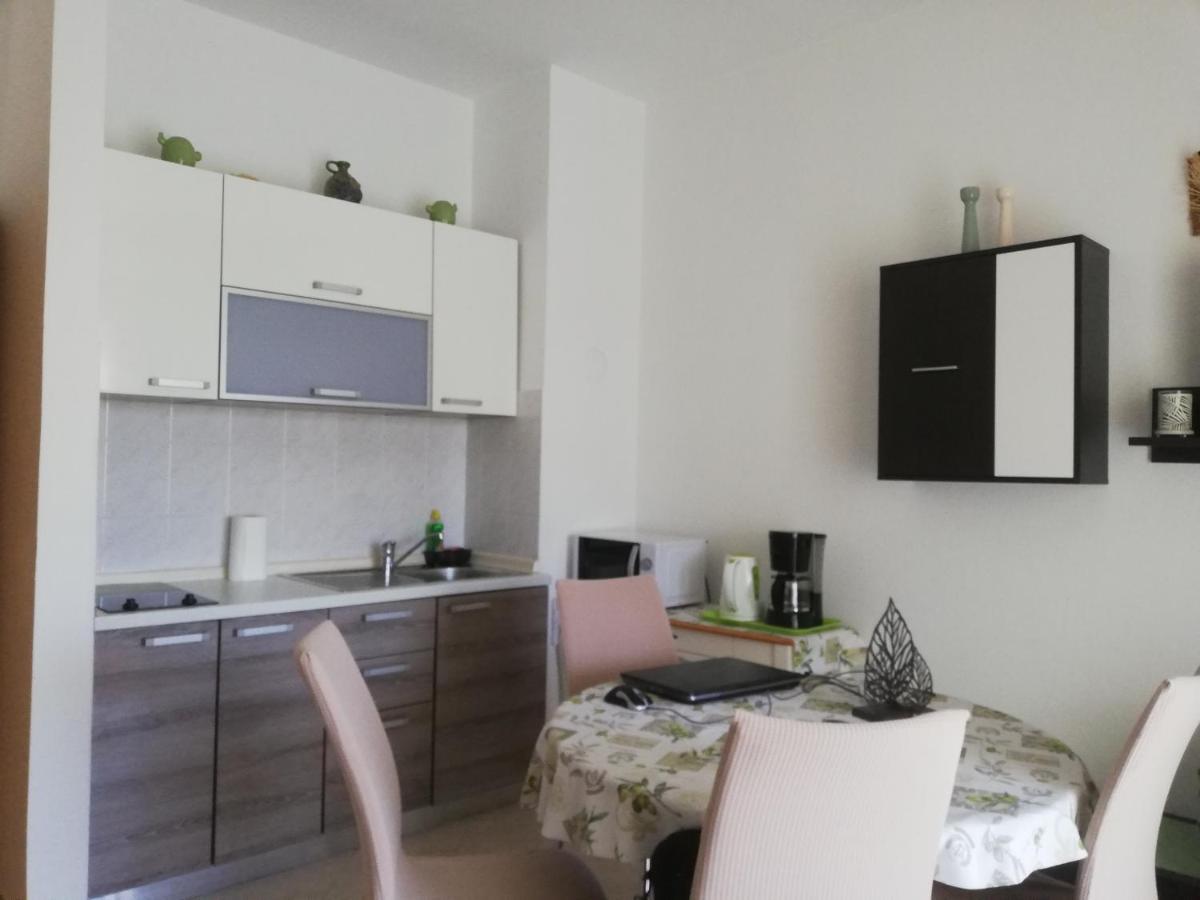 Apartments Mirela Porec Bagian luar foto