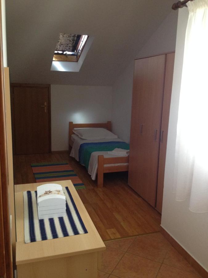 Apartments Mirela Porec Bagian luar foto