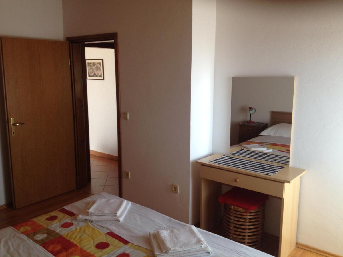 Apartments Mirela Porec Bagian luar foto