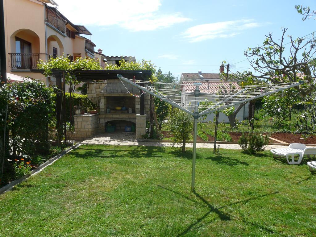 Apartments Mirela Porec Bagian luar foto