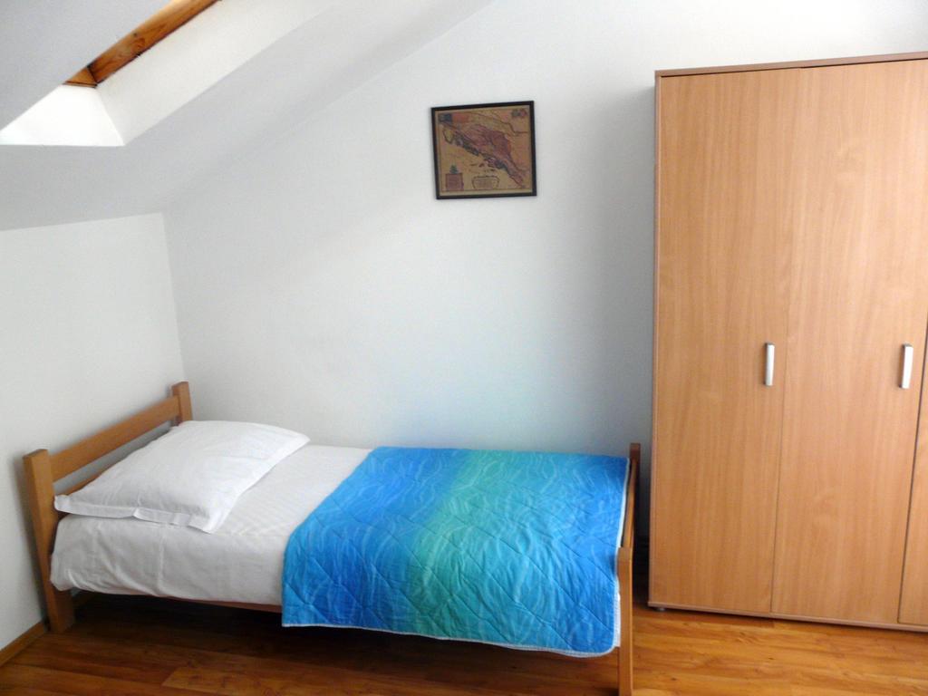 Apartments Mirela Porec Bagian luar foto