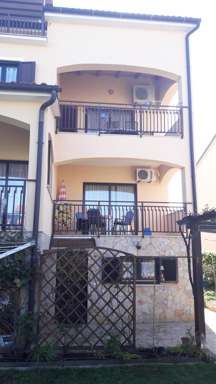 Apartments Mirela Porec Bagian luar foto